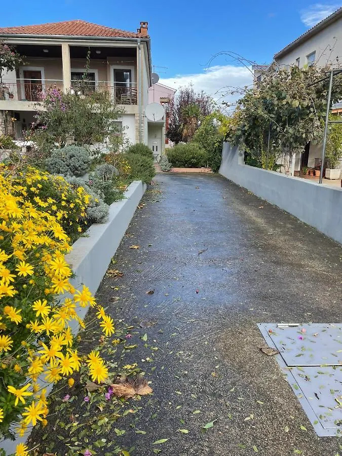 Apartment Ivan 罗维尼